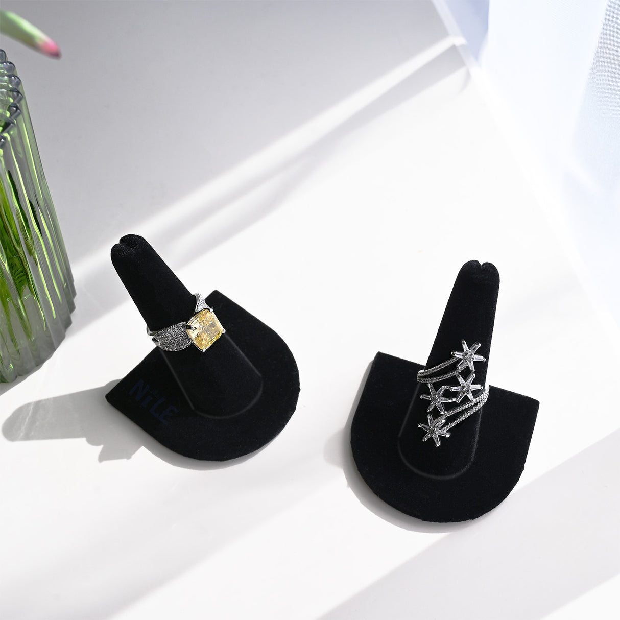 #244-1 Finger Shaped Ring Display