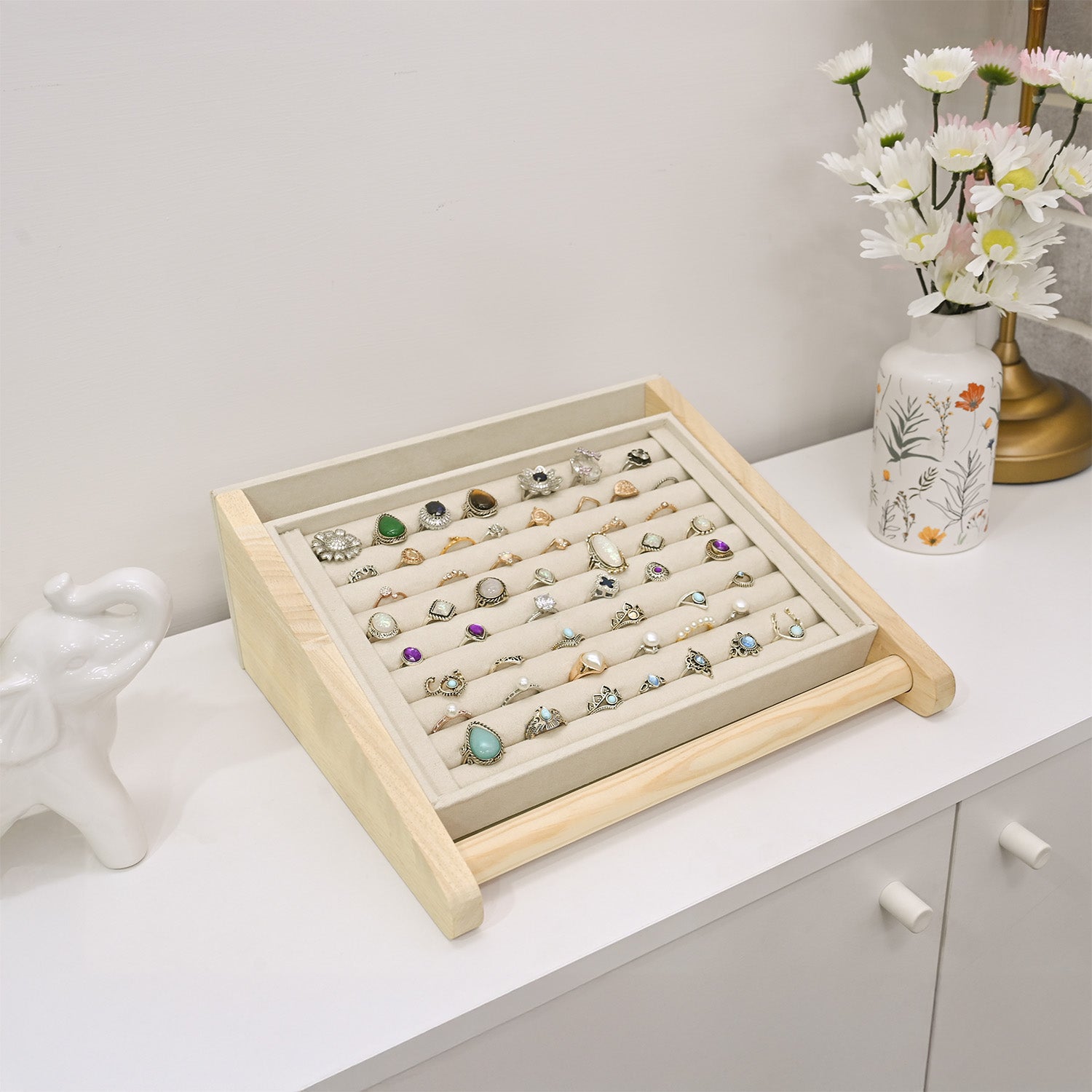 Velvet-Decorated Jewelry Ring Display Rack – Perfect for Protecting and Displaying Jewelry