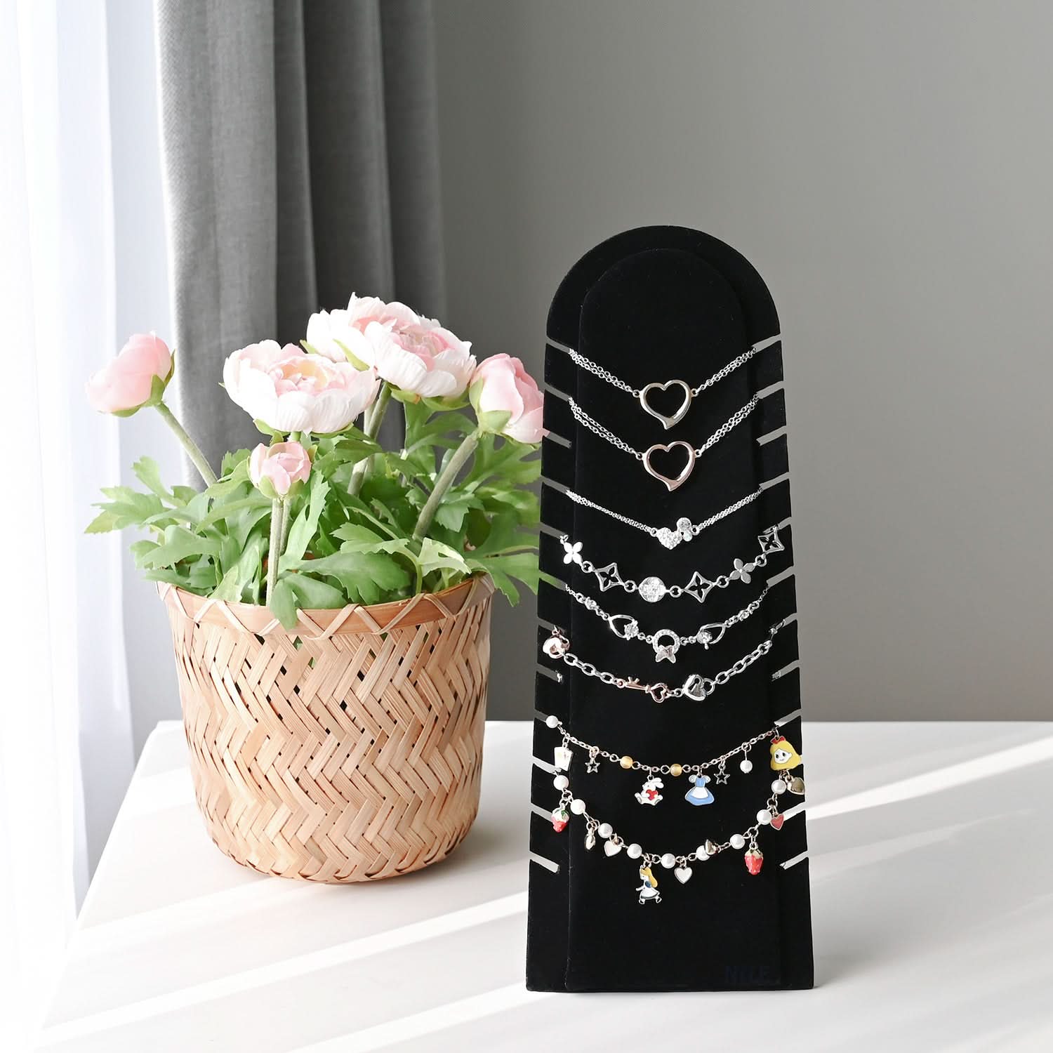 #DPJ7712 Bracelet Necklace and Chain Display Pad with Easel