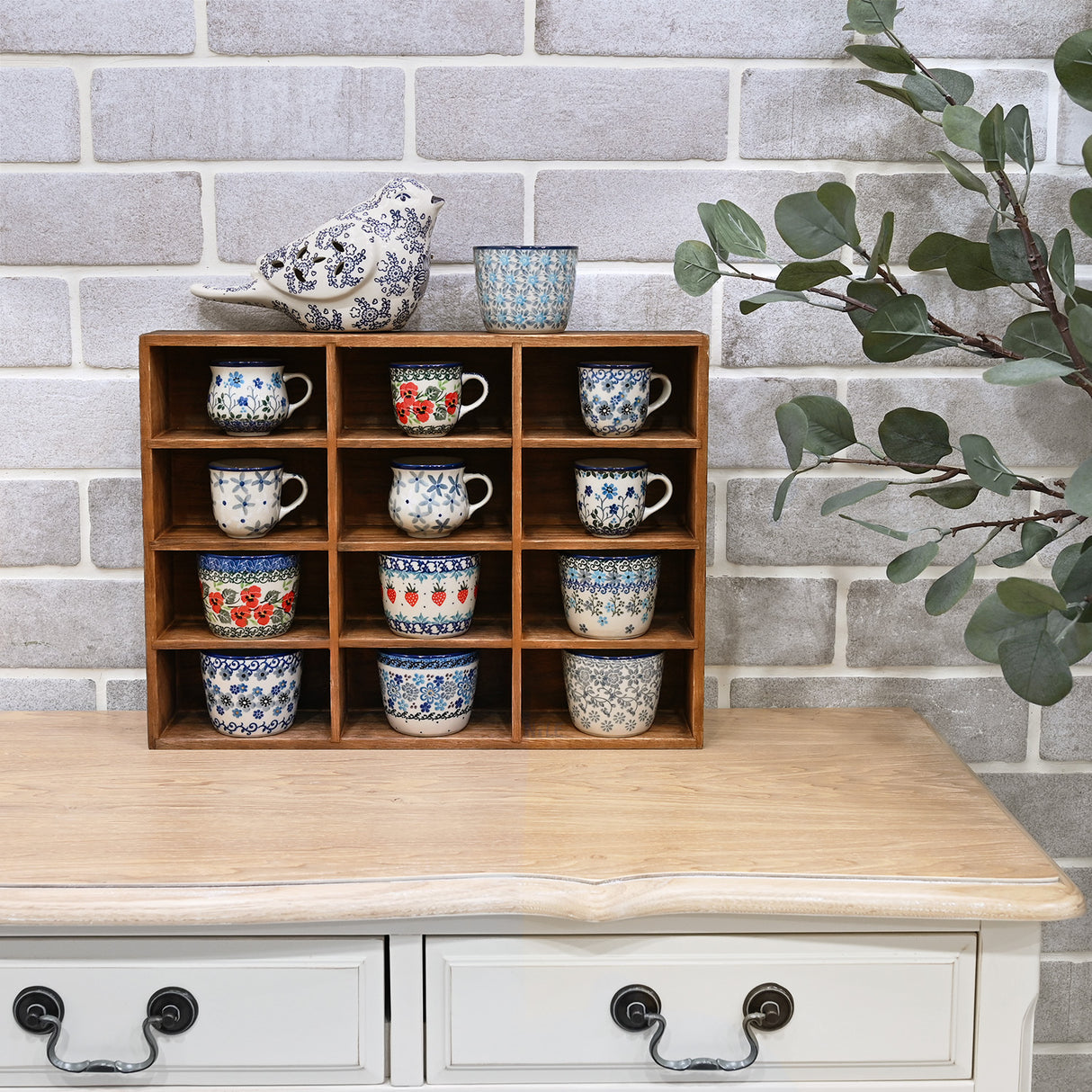 #HOM412S-BR Wall display shelves 12 Compartments