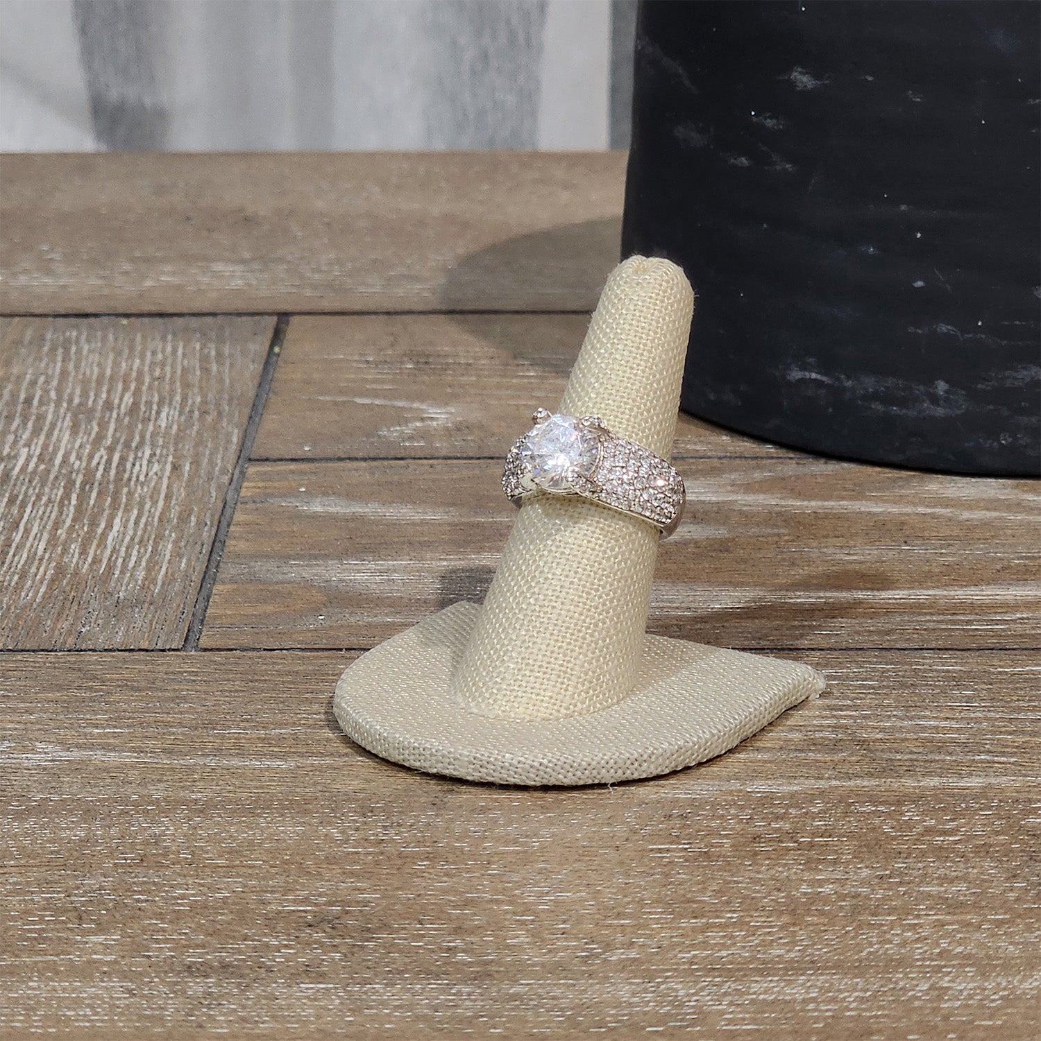 #RD-2441N Burlap Linen Ring Display