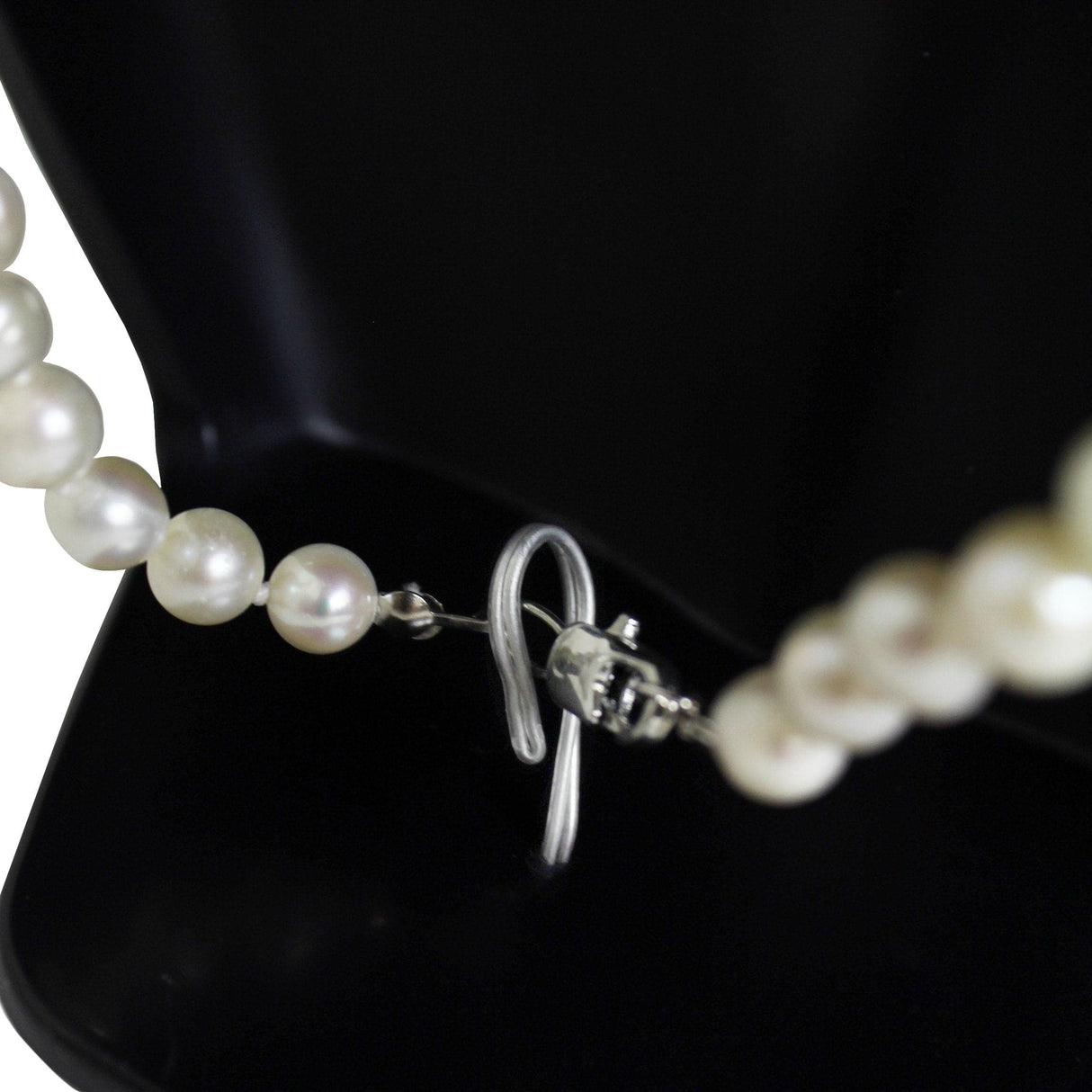 Plastic Figurine Necklace Display-Nile Corp