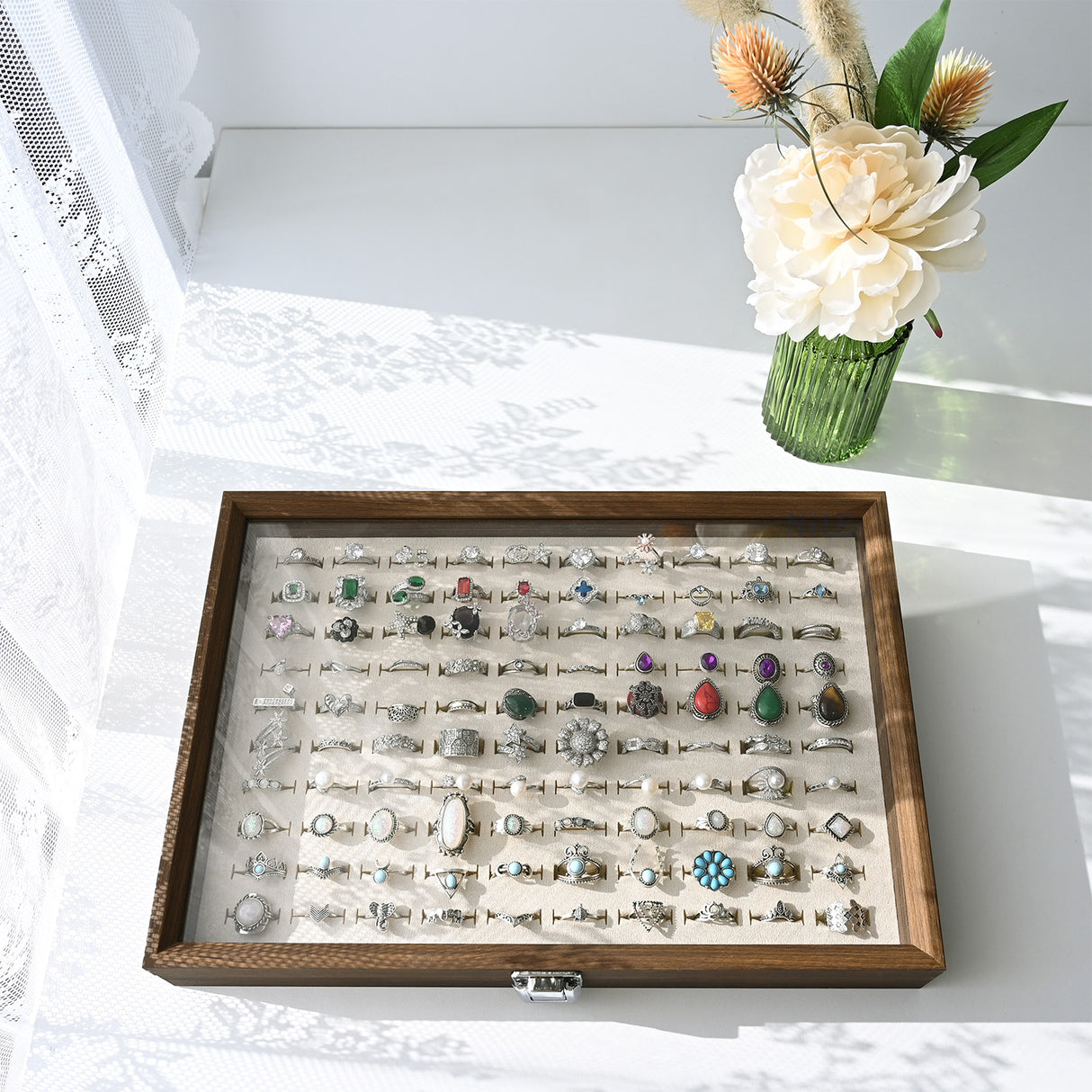 #BW83-1C-100  Ring Display Case With Tempered Glass Hinge Lid