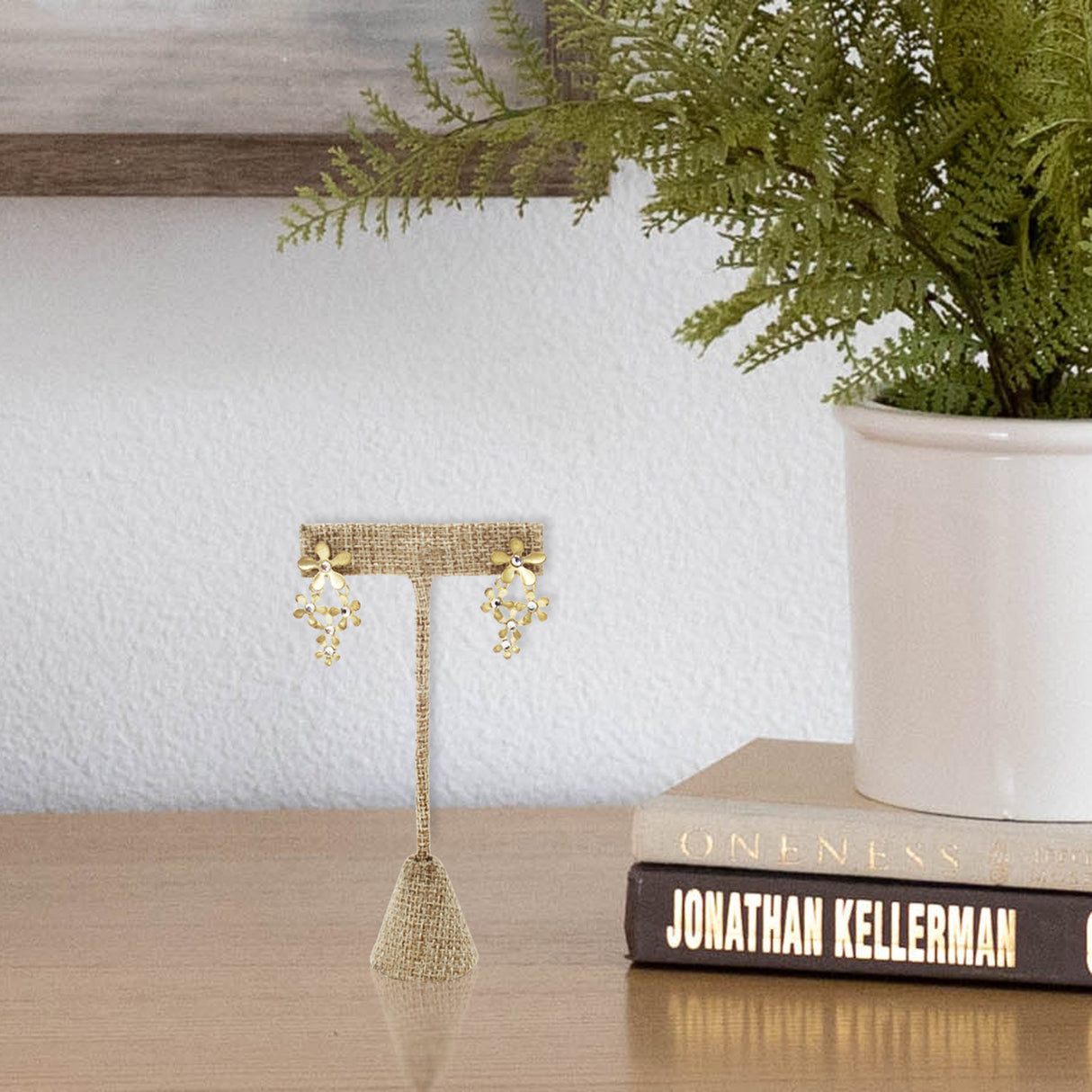 Small "T" Shape Earring Stand Burlap Linen -Nile Corp
