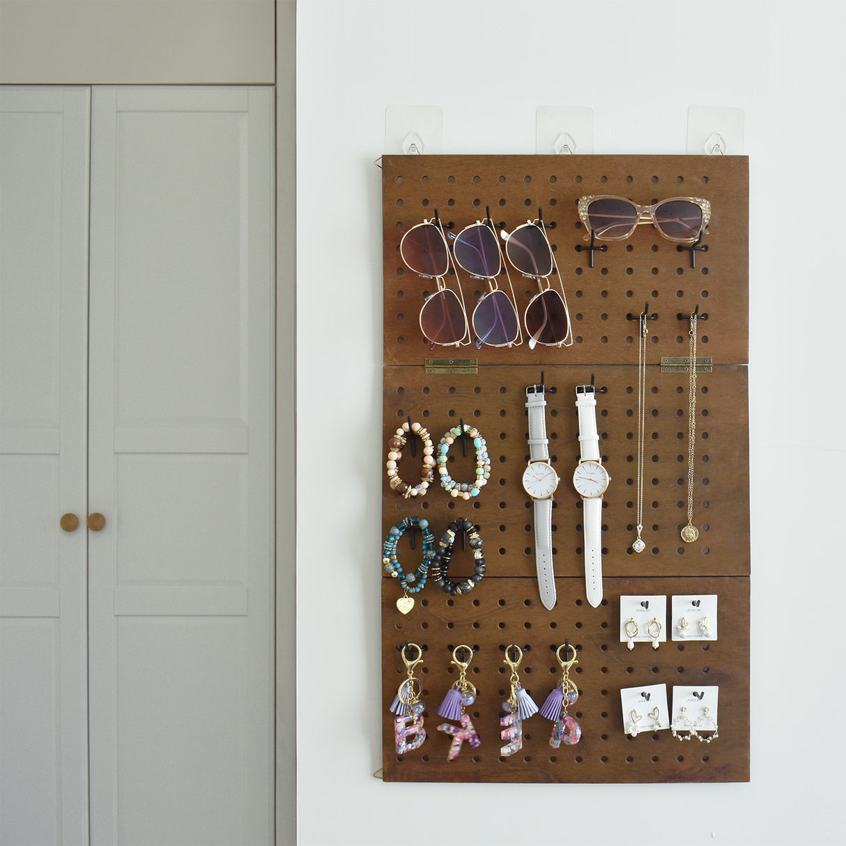 Wooden Foldable 3-Panel Jewelry Pegboard Display with 48 Removable Black Hooks, Brown Color