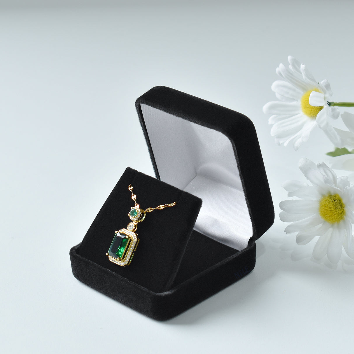 Velvet Pendant / Earring Box